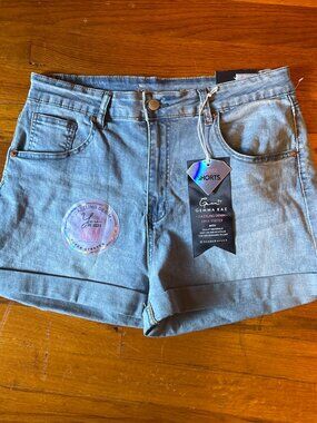 women jean shorts sizze 15/32